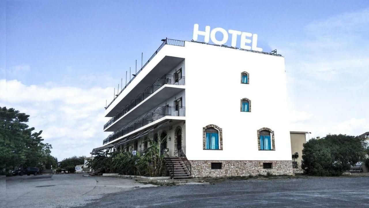 Hotel Nueva Europa 토르뎀바라 외부 사진